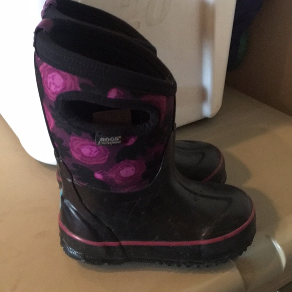 BOGS - Picture 2 of 7